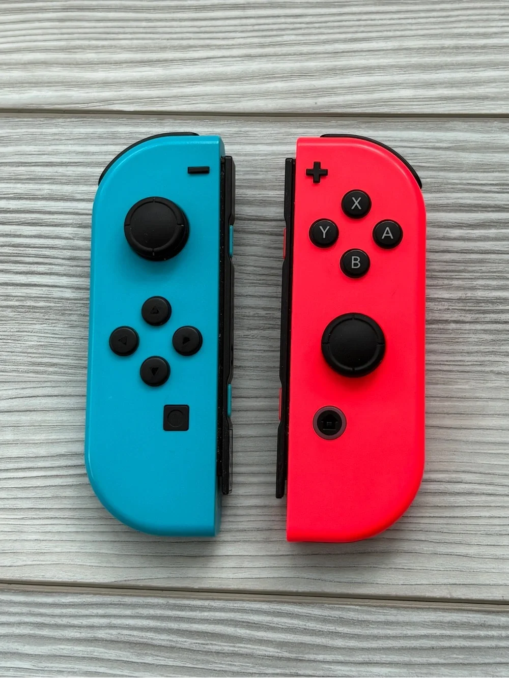 Nintendo Switch V2 HAC-001(-01) Console Bundle Mario Odyssey WarioWare Dock Case
